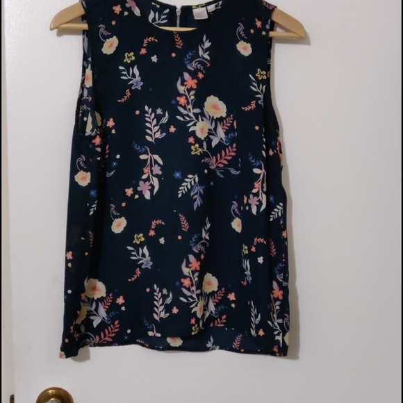 Twik Sleeveless Top